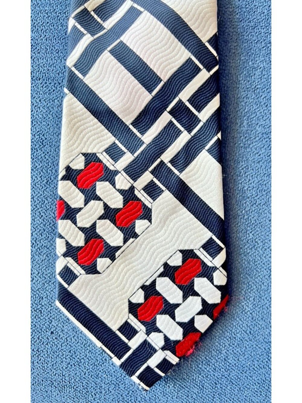 Men's Neck Tie Geometric Design Red White Blue 55”L  x 3.5”W Imported Fabric